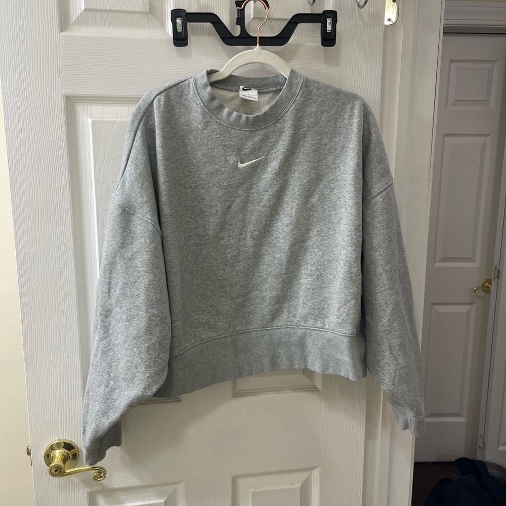 Nike Gray Crewneck Sweatshirt with Small Swoosh